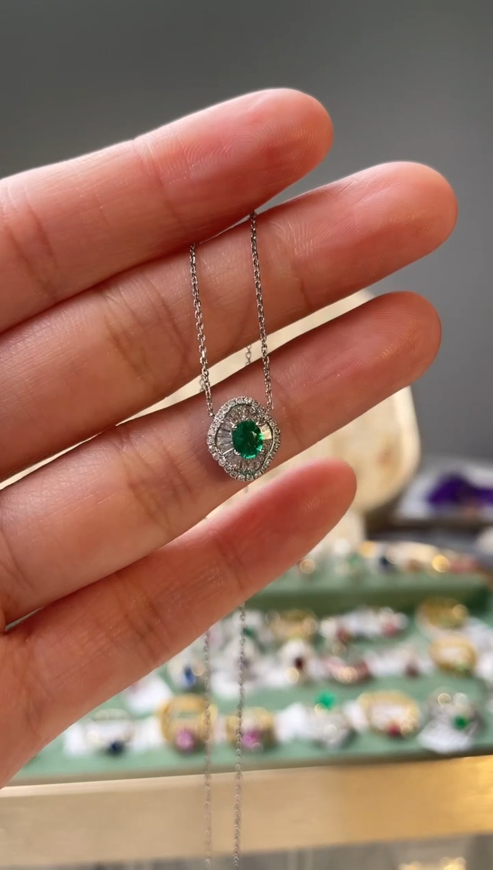 【闪购商品】祖母绿颈饰18K金镶嵌主石：0.31ct