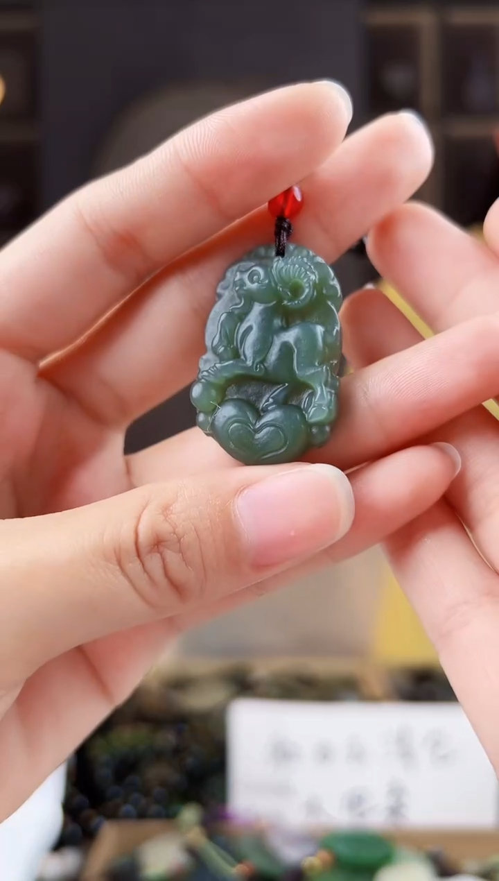 颈饰未镶嵌和田玉拍一发一，多样性发货