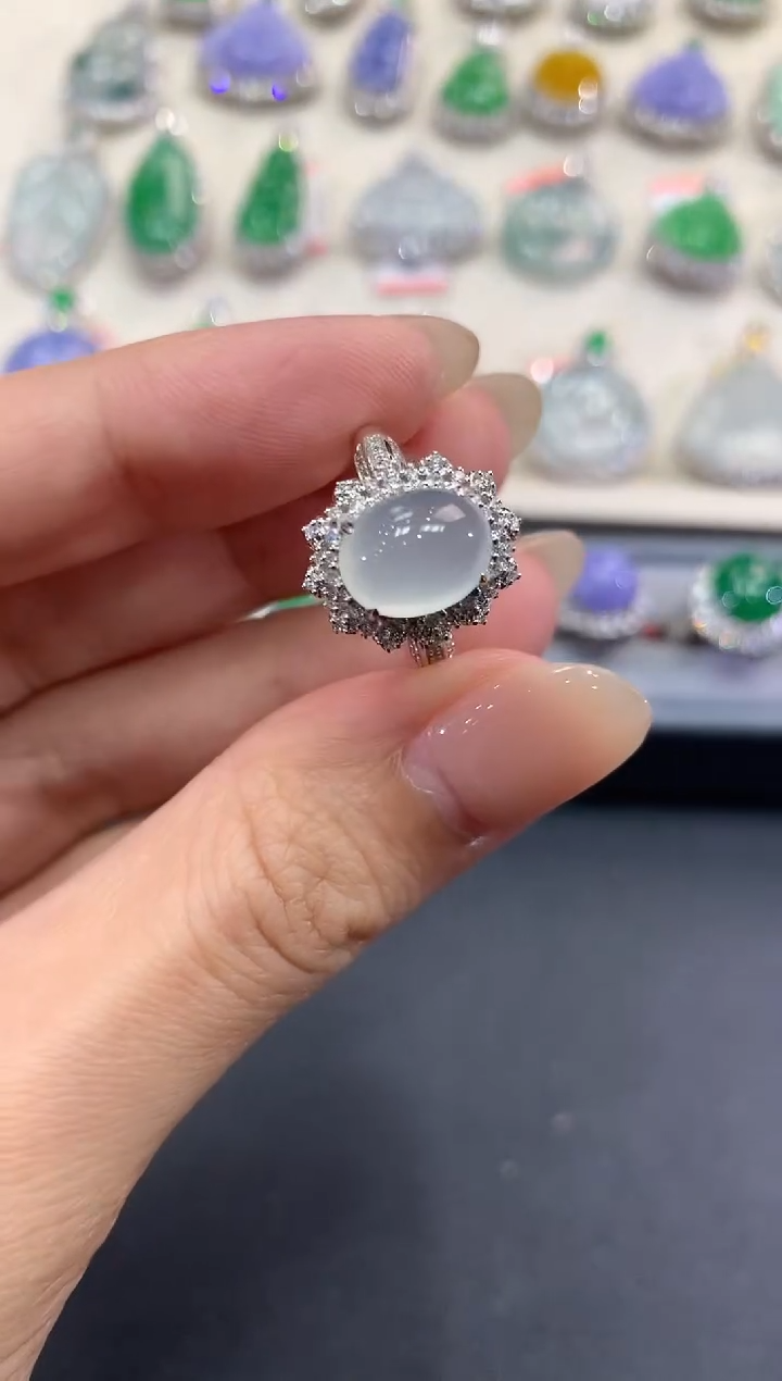 【闪购商品】翡翠戒指18K金镶嵌a122        