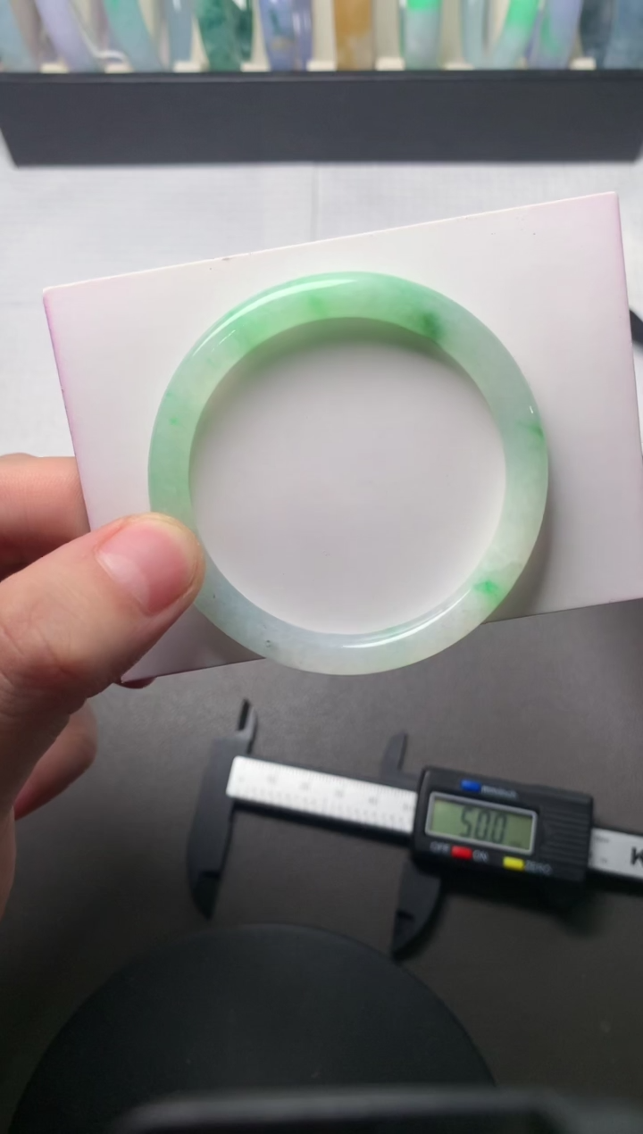 【闪购商品】翡翠手镯（圆镯）未镶嵌50.5*6.8*6.7