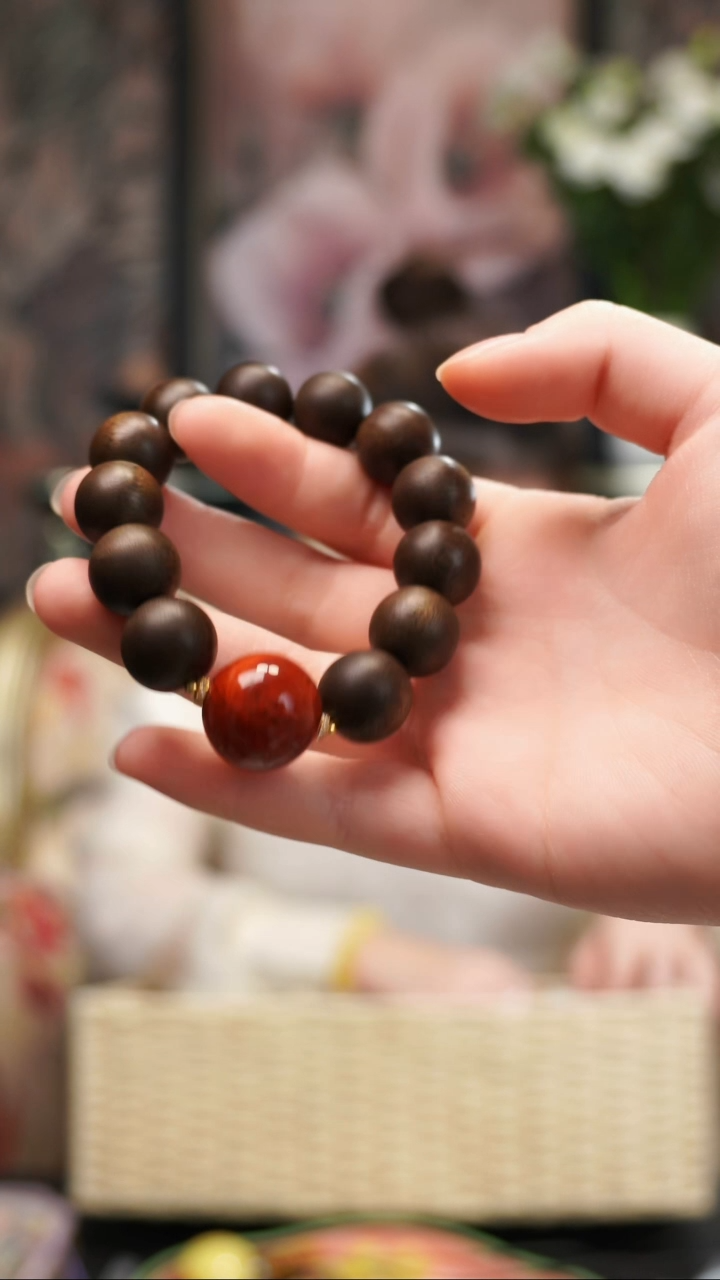 18K金镶嵌手串南红玛瑙忆****食手串