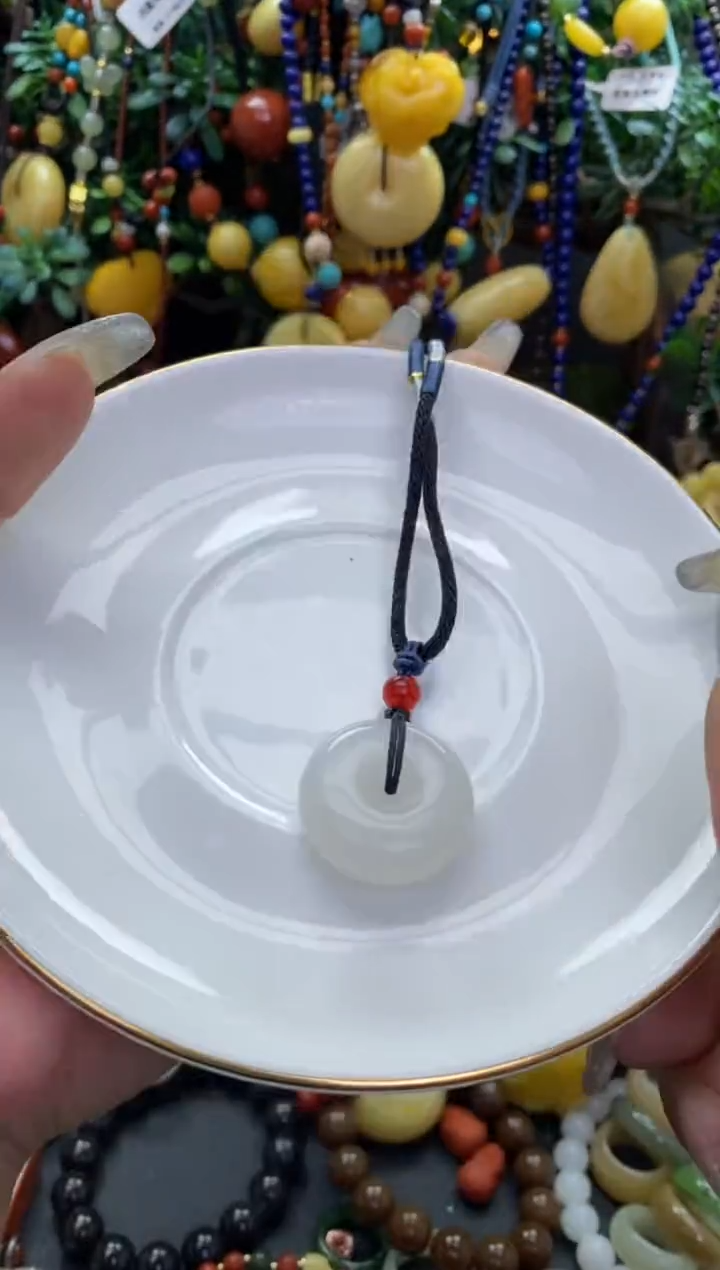 【闪购商品】石英质玉颈饰未镶嵌金丝玉平安扣