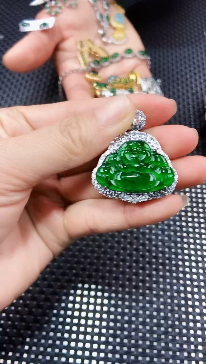 【闪购商品】翡翠颈饰未镶嵌111111111