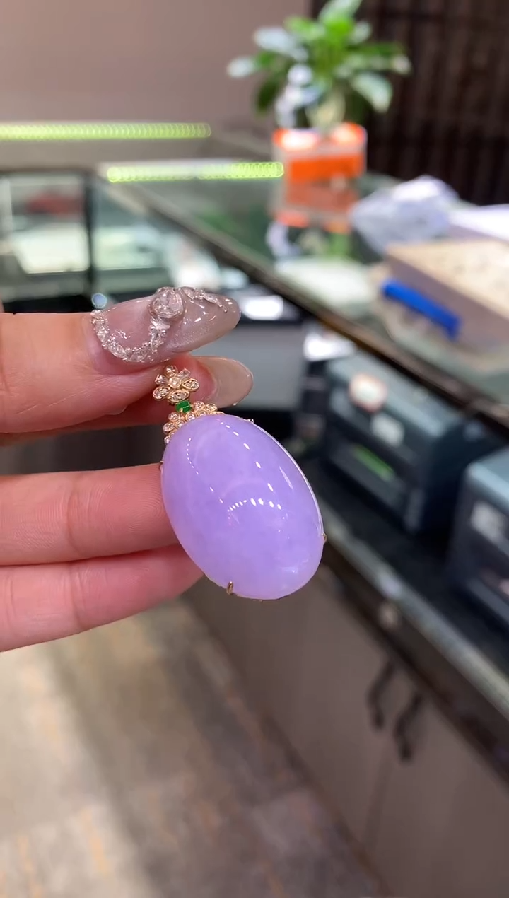 【闪购商品】翡翠吊坠(不含链)18K金镶嵌蛋面