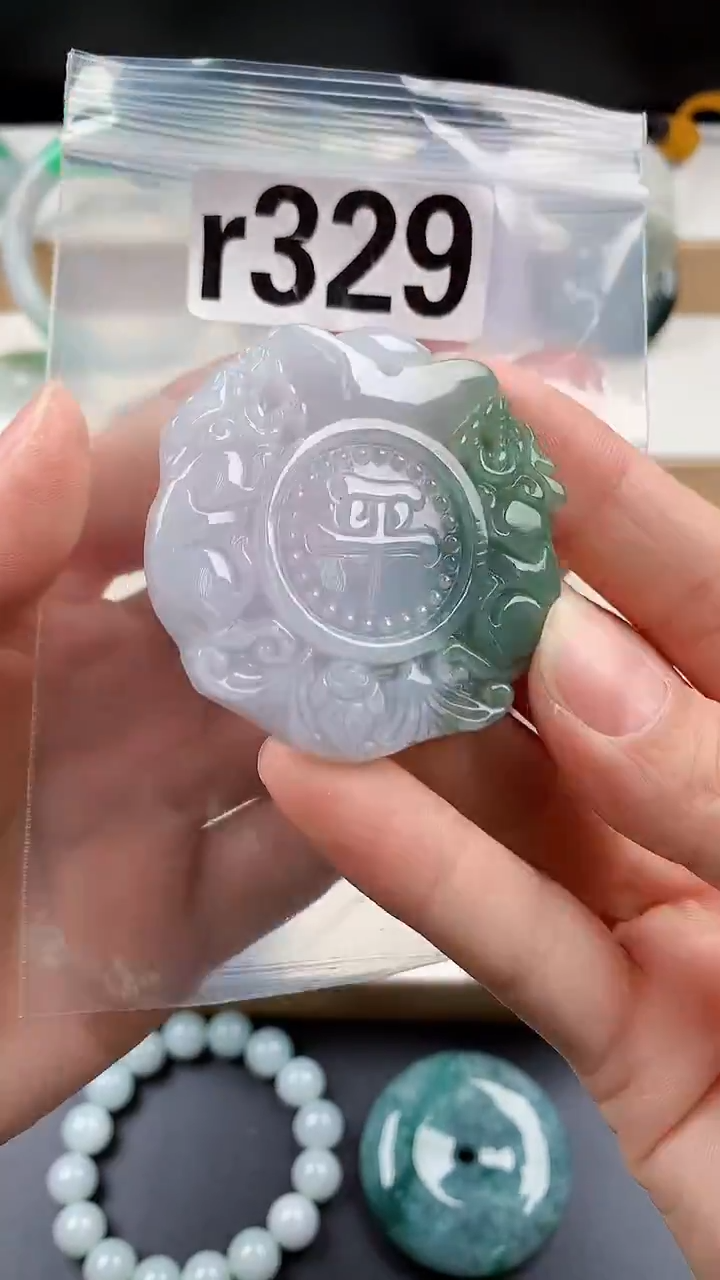 颈饰未镶嵌翡翠天然翡翠吊坠挂件