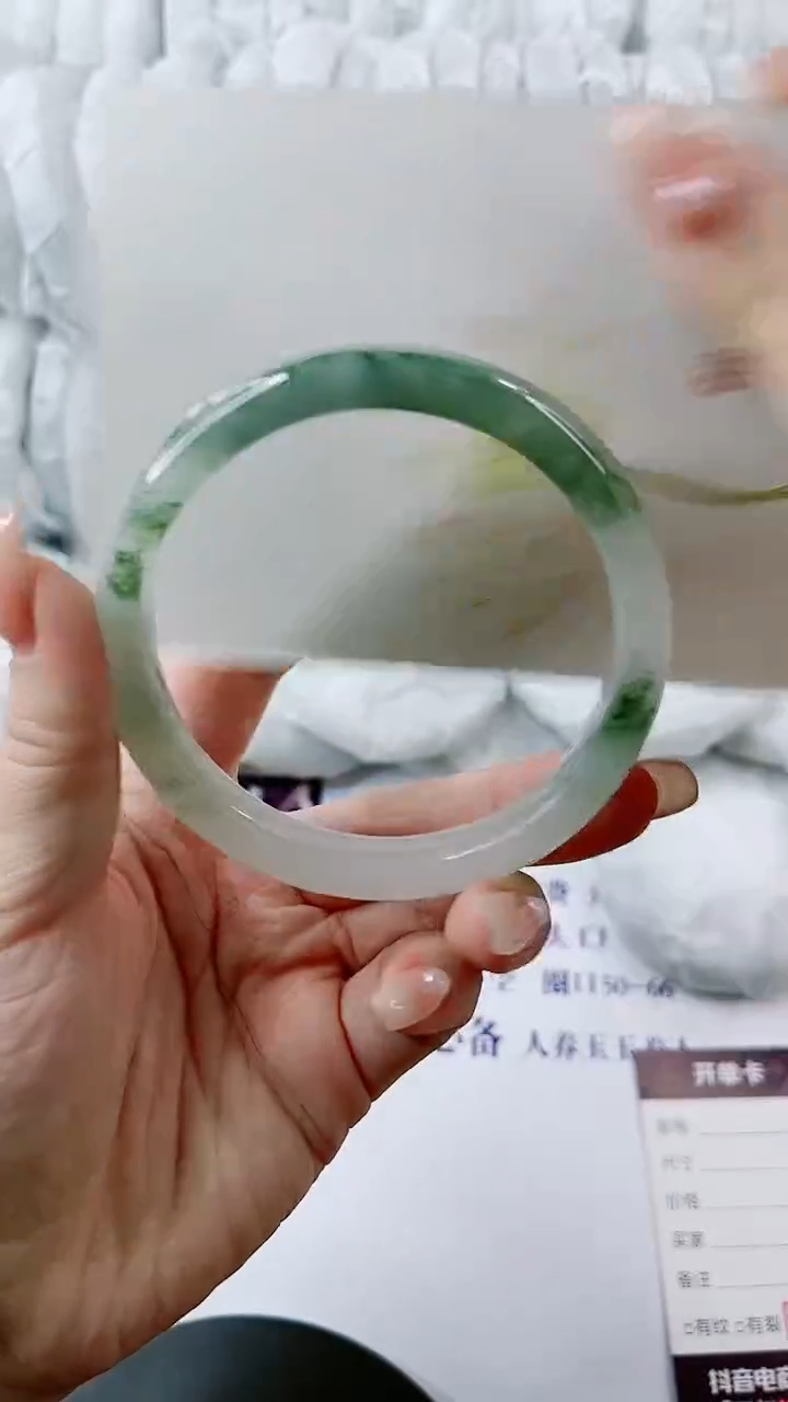 【闪购商品】石英质玉手镯未镶嵌0196271926-65多样性发货