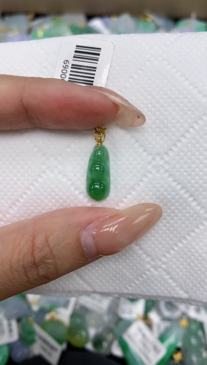 颈饰18K金镶嵌翡翠a货支持复检百元以上9元证书费自理