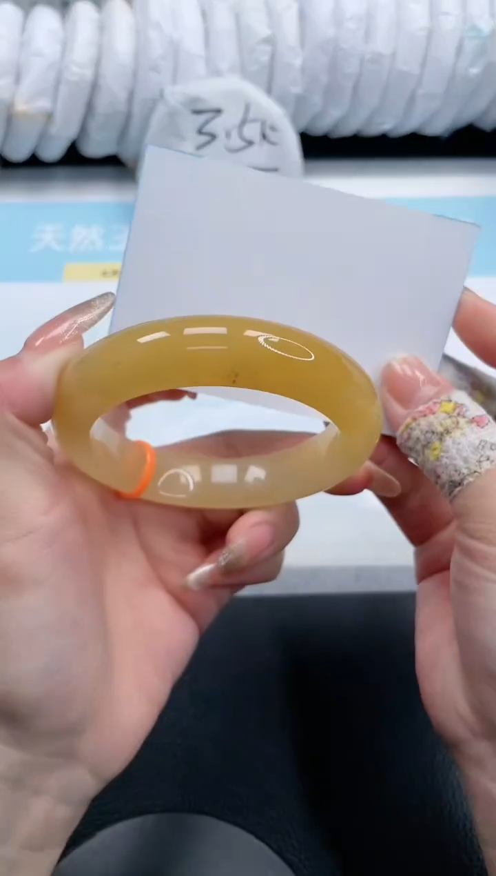 【闪购商品】石英质玉手镯未镶嵌8S44-59