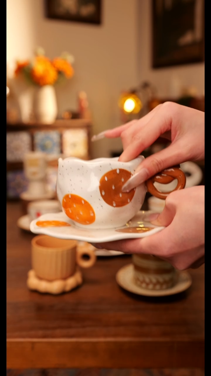 陶瓷便携款曲奇饼干杯碟一套  手绘釉下彩