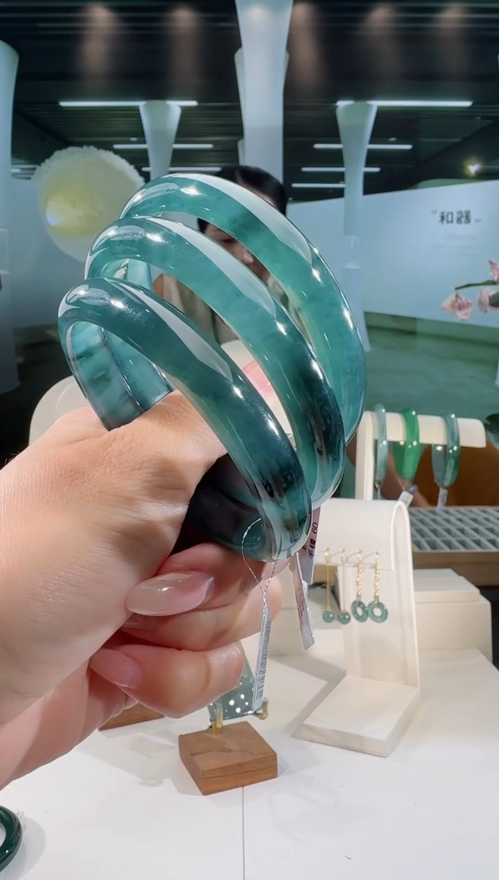 翡翠手镯未镶嵌圈口可选多样性发一条