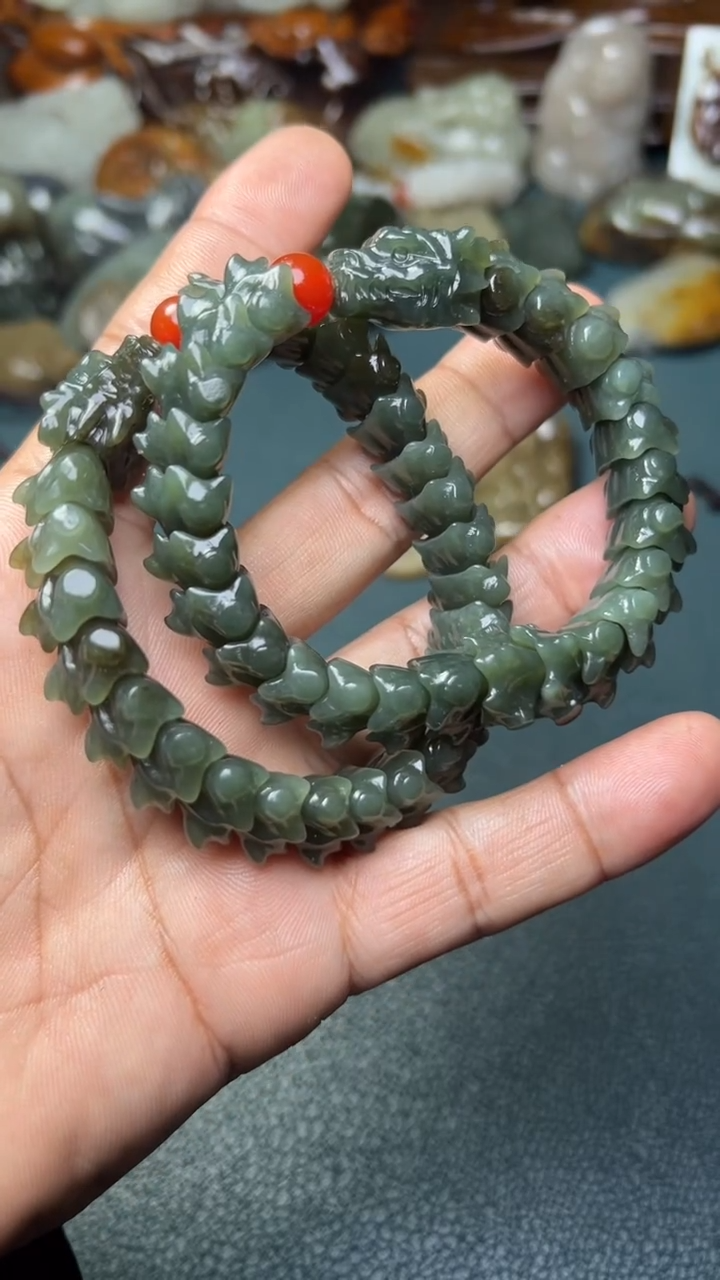 未镶嵌和田玉把件2