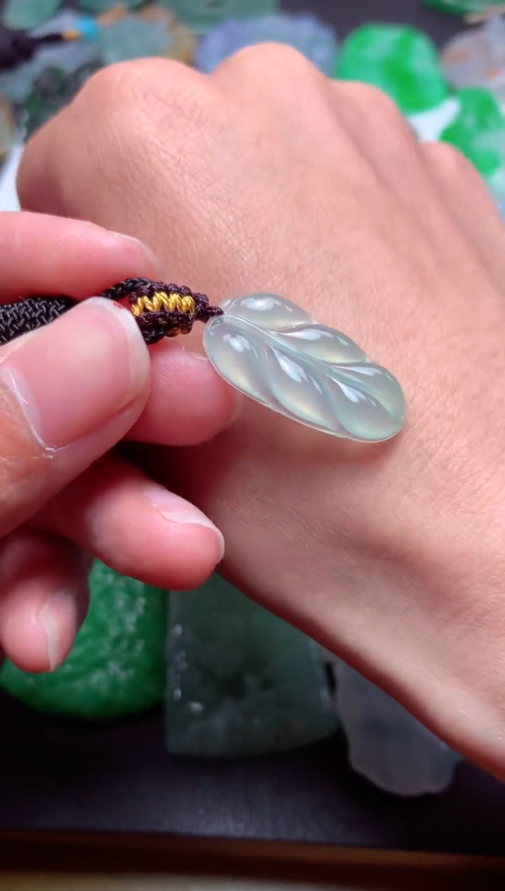 【闪购商品】翡翠颈饰未镶嵌天然翡翠