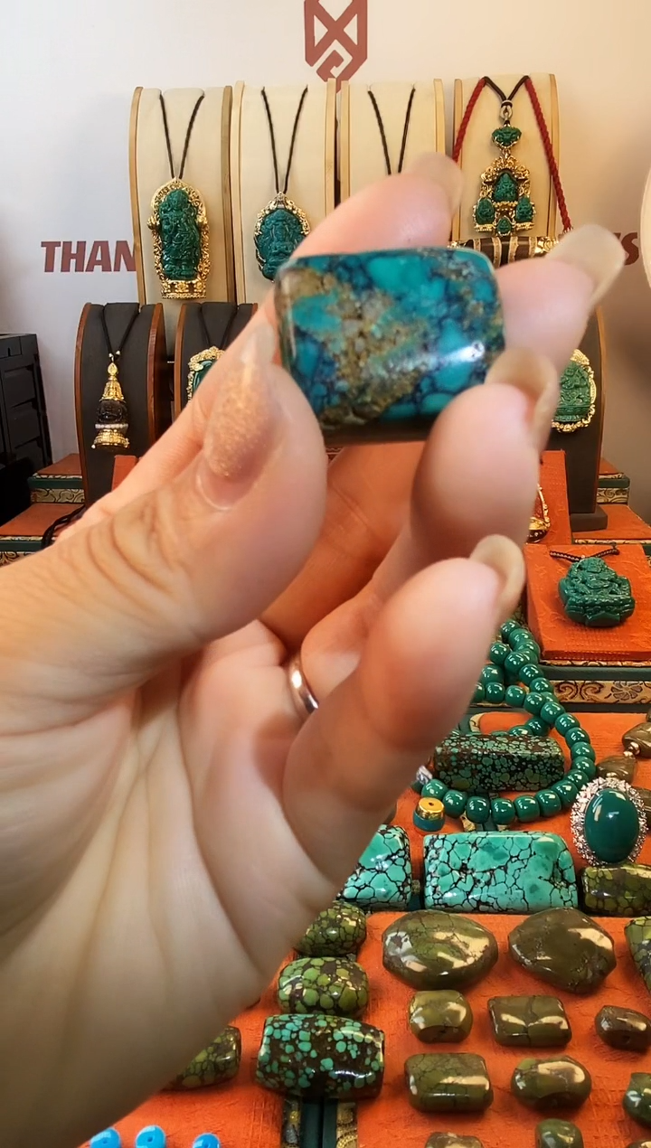 绿松石未镶嵌.网花 单颗 23*19*15mm