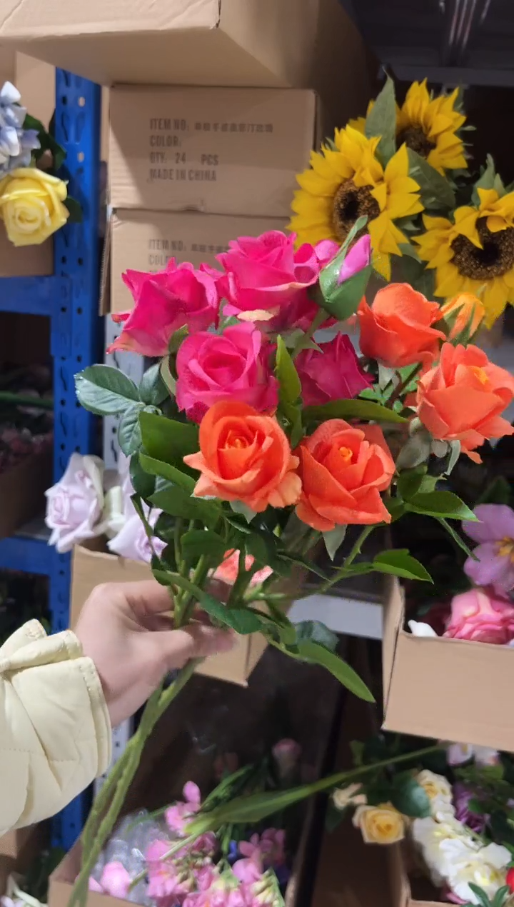 1枝玫红1枝橙色手感保湿泡泡玫瑰