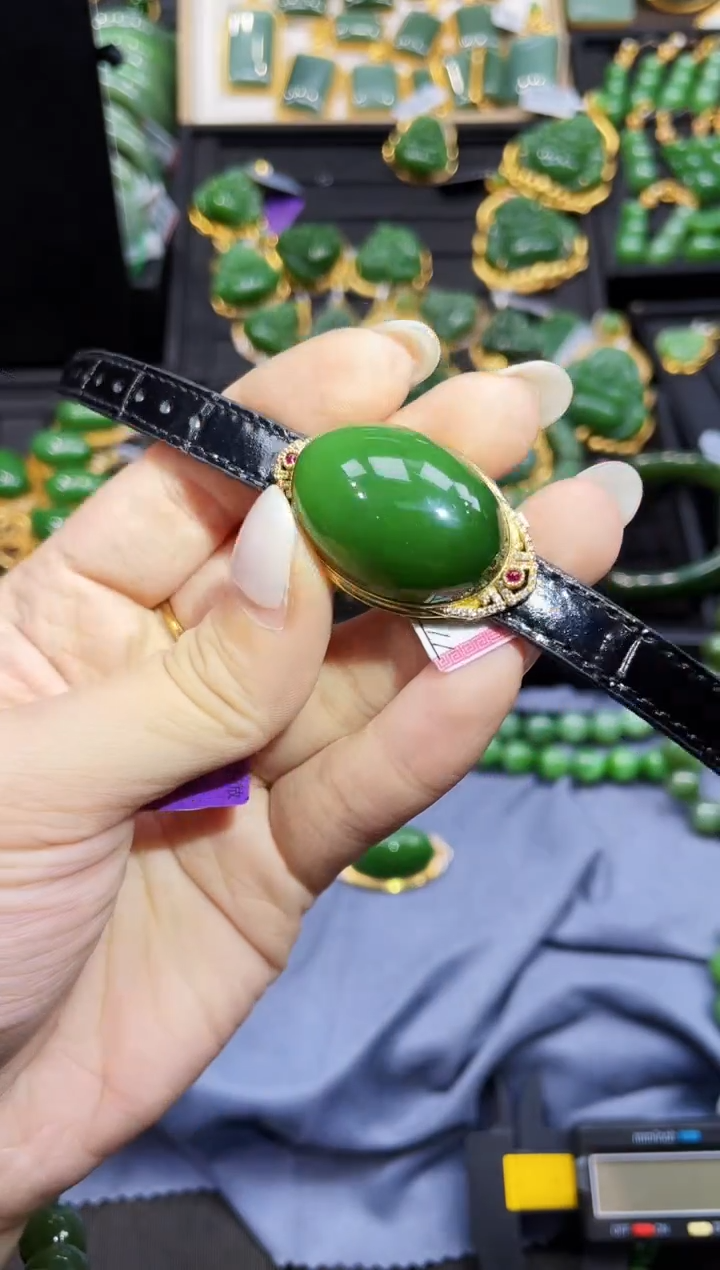 【闪购商品】和田玉18K金镶嵌手牌30MM 多样性发一Z