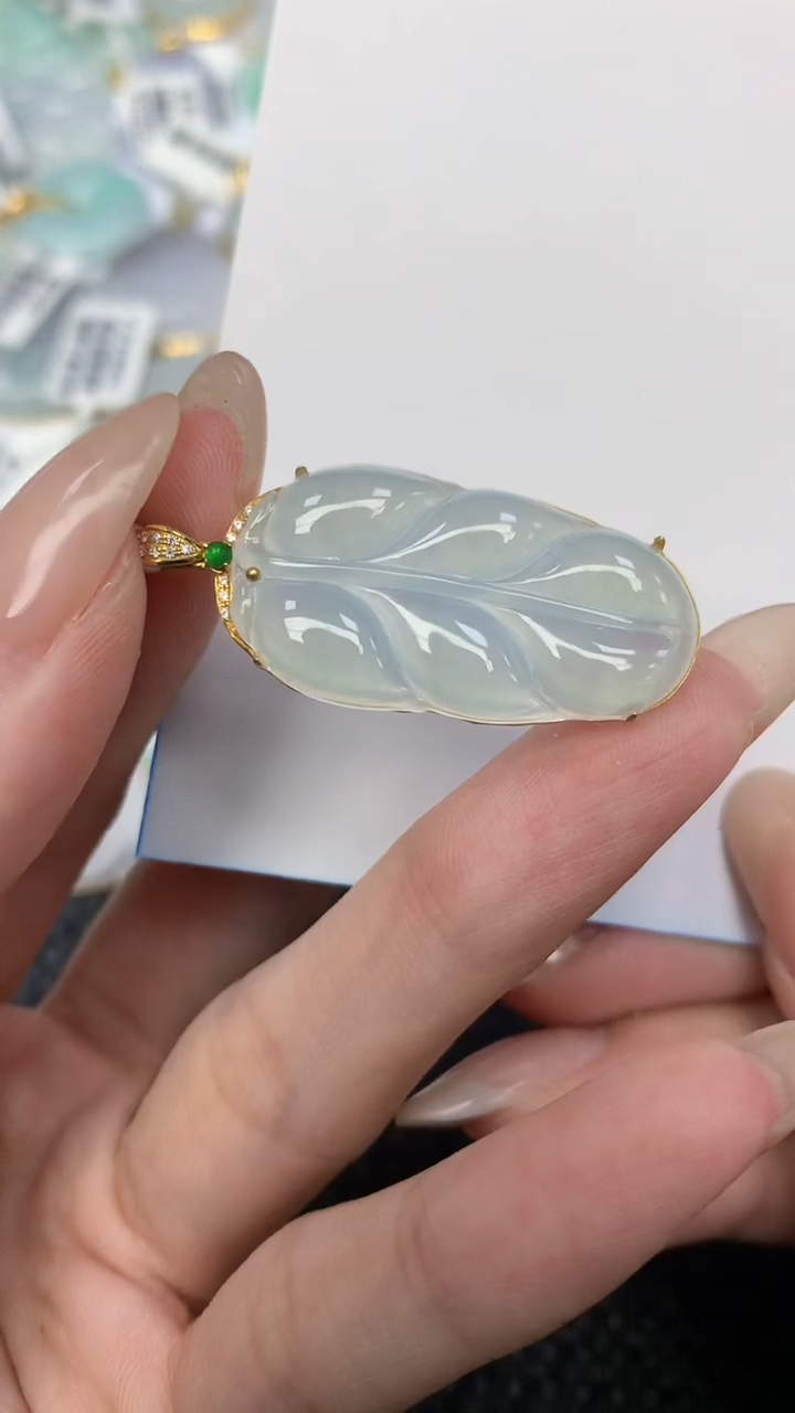 翡翠18K金镶嵌颈饰天然翡翠a货