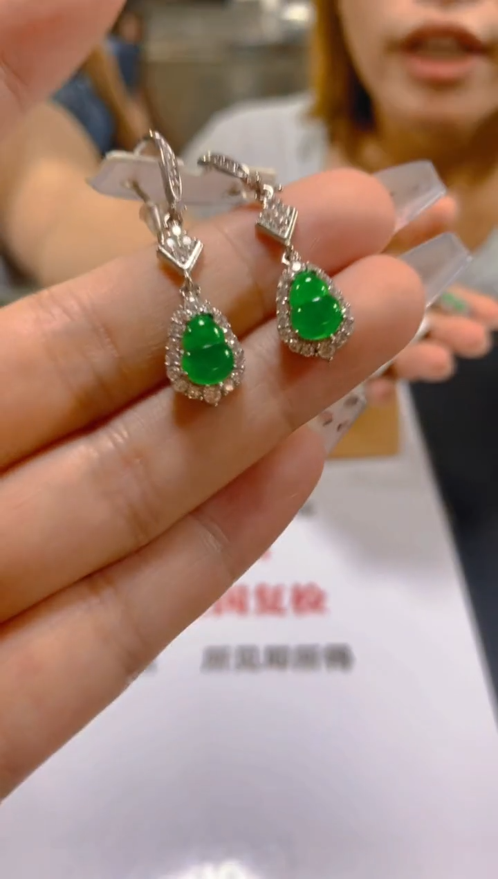 未镶嵌翡翠耳饰多样性发一