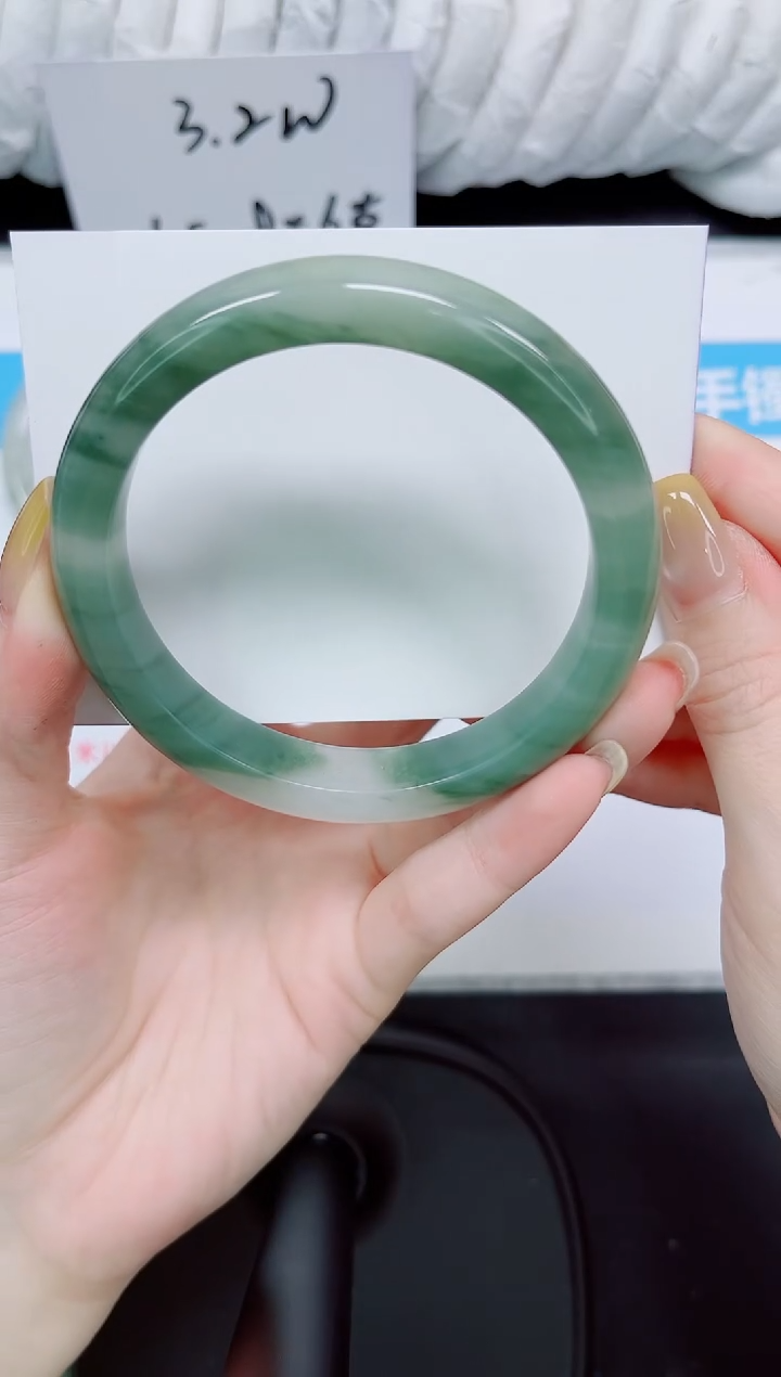 石英质玉手镯未镶嵌198