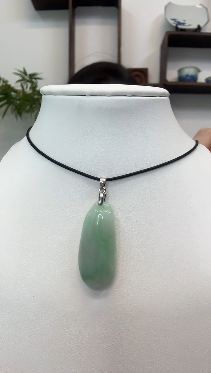 颈饰银S925镶嵌翡翠福瓜