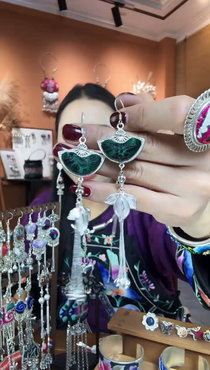 【闪购商品】刺绣纯手工民族风耳环