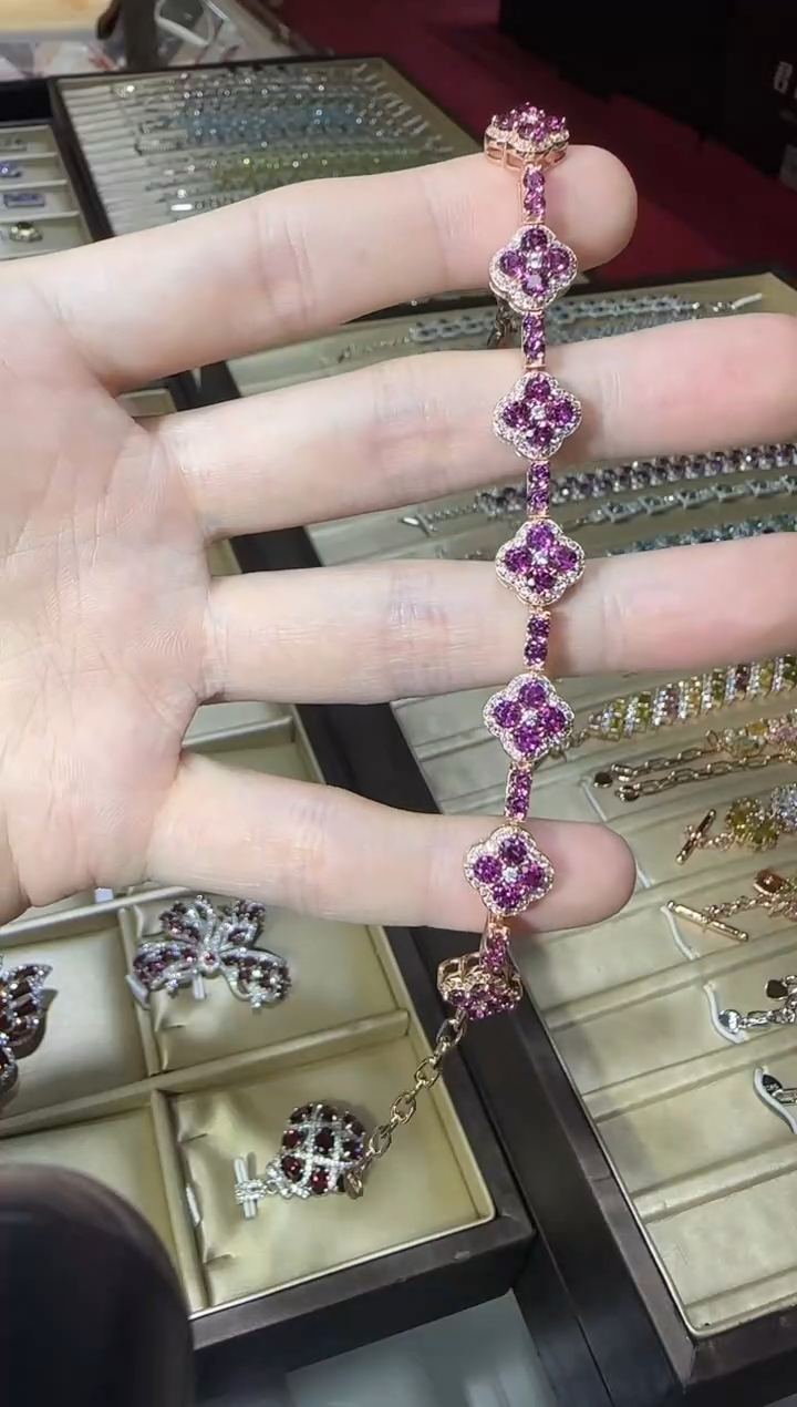 银S925镶嵌手链石榴石（紫牙乌）四叶花