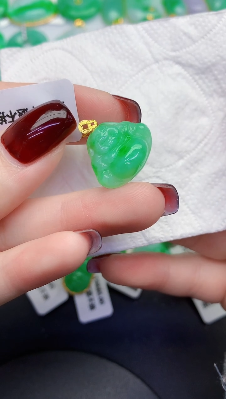 颈饰18K金镶嵌翡翠缅甸天然翡翠A货