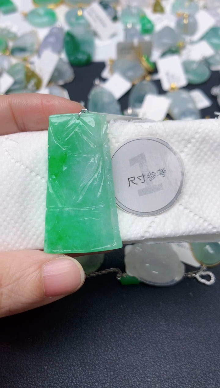 颈饰未镶嵌翡翠天然缅甸A货翡翠