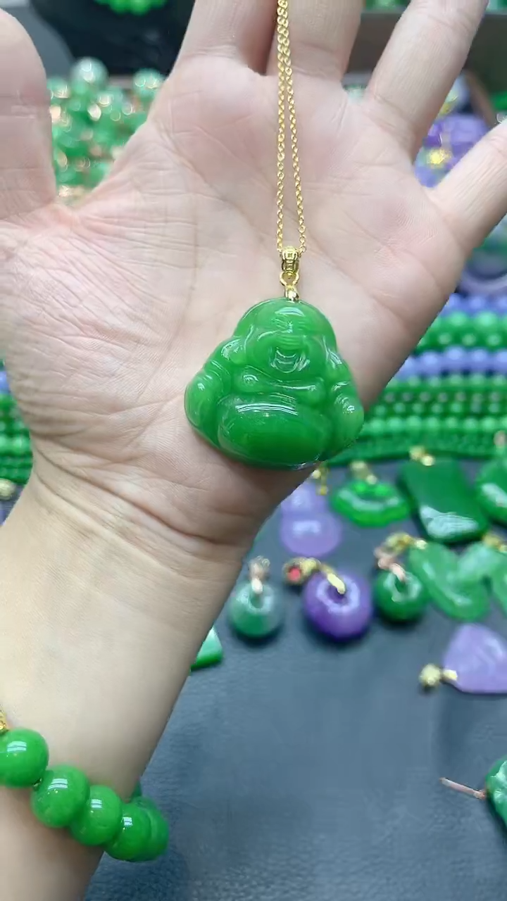 颈饰未镶嵌翡翠绿大佛