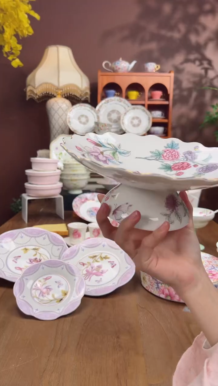 【闪购商品】瓦当蝶恋花8.5英寸高脚果盘1个