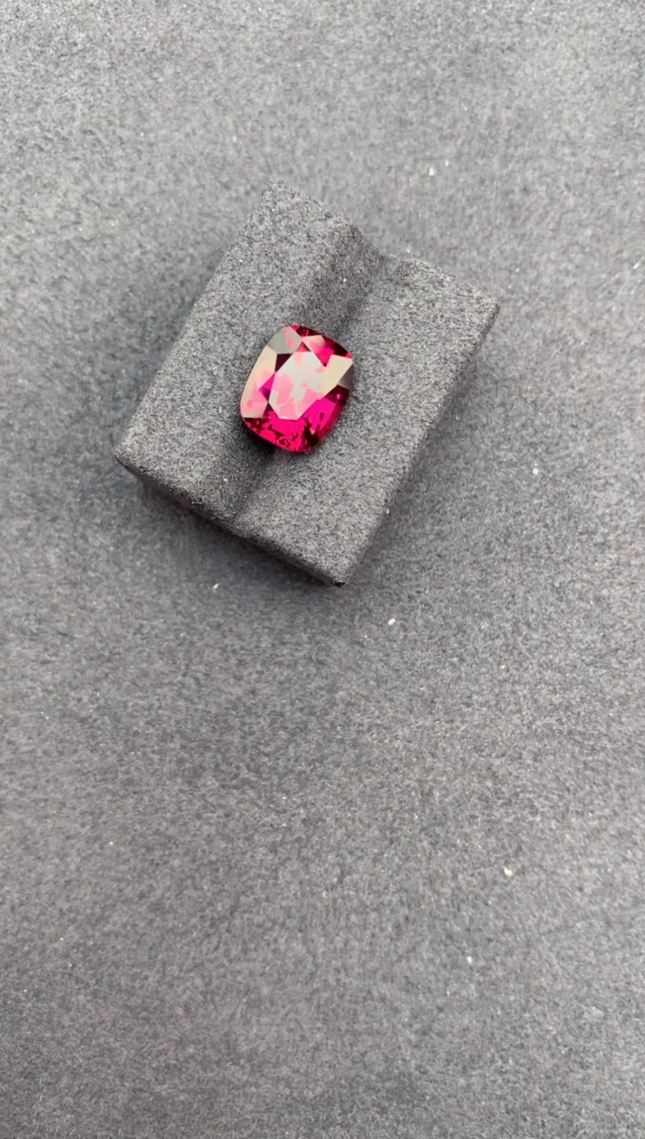 【闪购商品】石榴石裸石未镶嵌4.5ct镁铝榴石