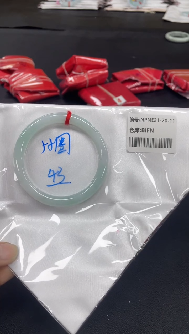 未镶嵌手镯翡翠翡翠手镯