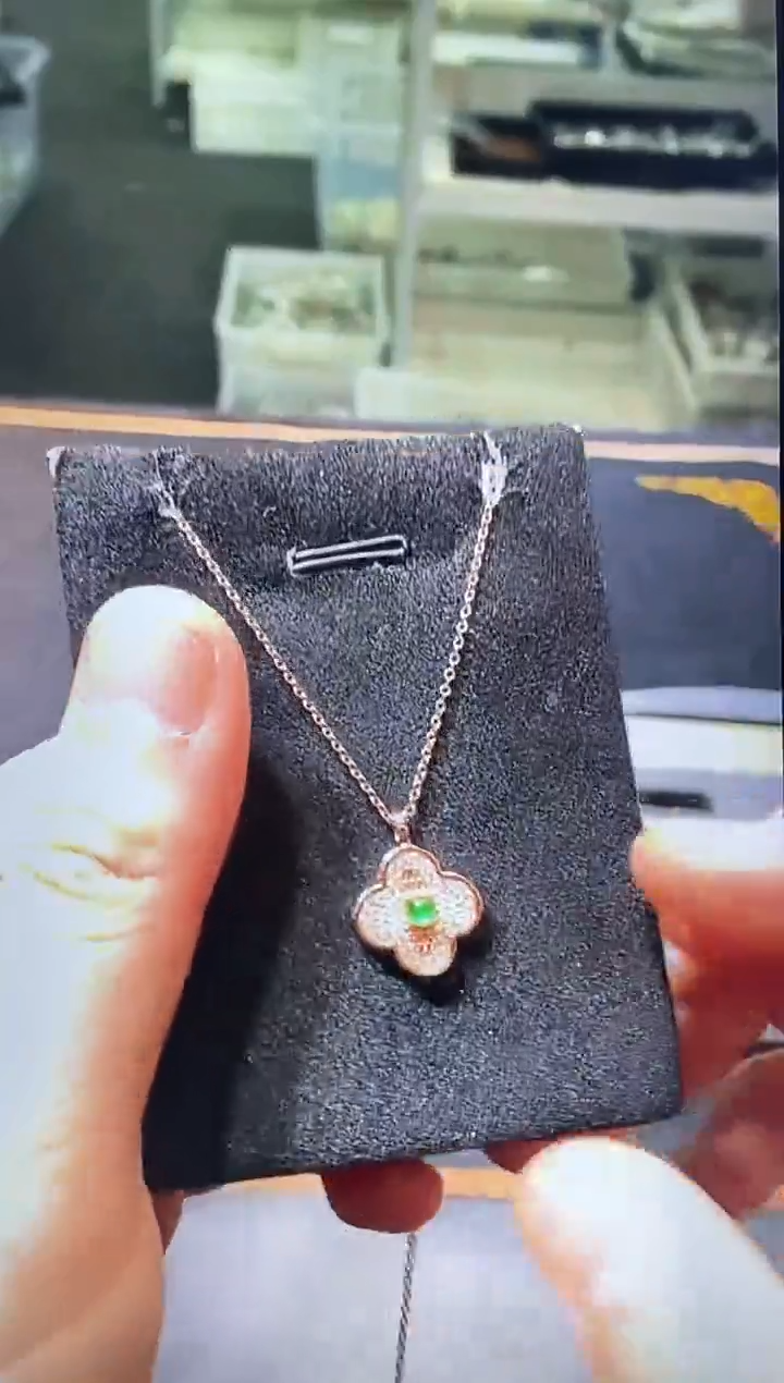 翡翠未镶嵌吊坠(不含链)多样性发货其一不含链