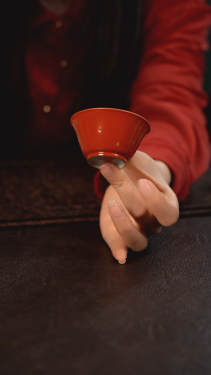 【闪购商品】杯云霞珍藏古彩珊瑚红若深杯