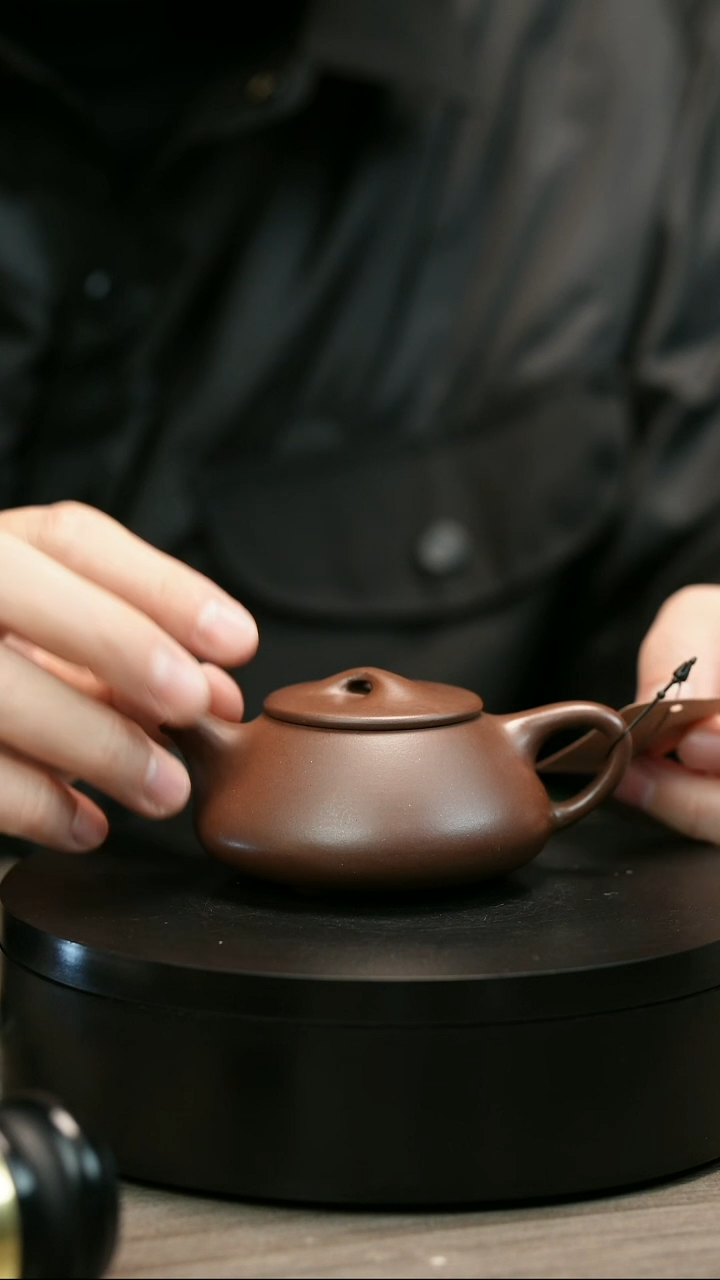 茶壶紫砂不*闲H2001赵信军底槽清光素景州小石瓢