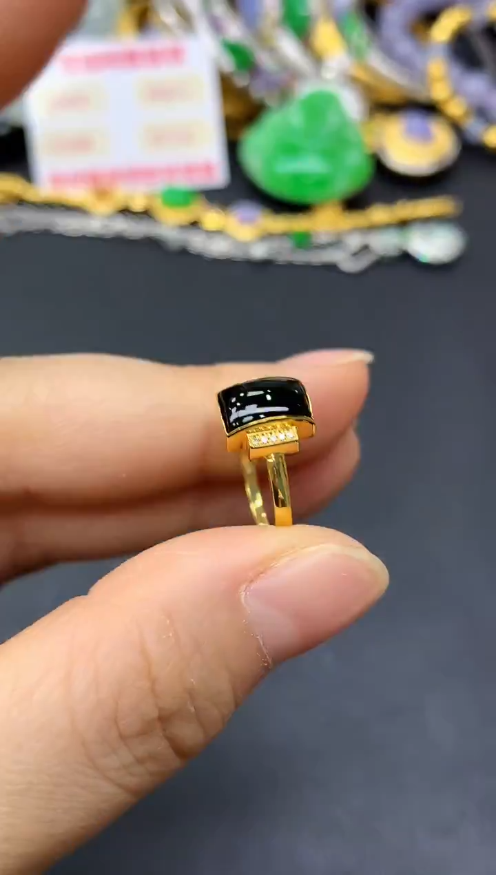 18K金镶嵌戒指翡翠210-中国好珍宝