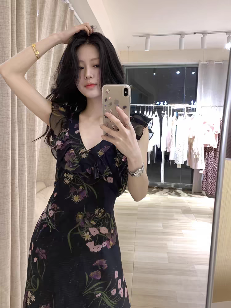 设计感法式荷叶边碎花连衣裙女夏季新款风情万种复古气质显瘦长裙