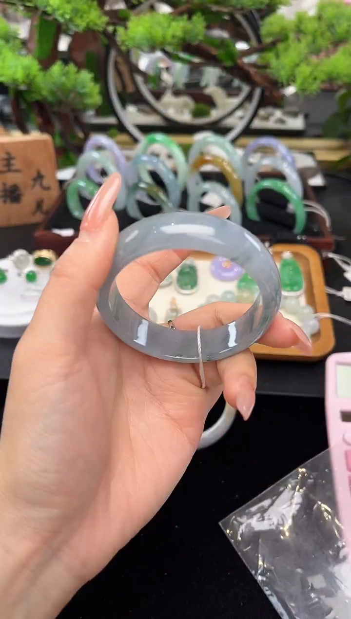 未镶嵌手镯翡翠丫**?手镯