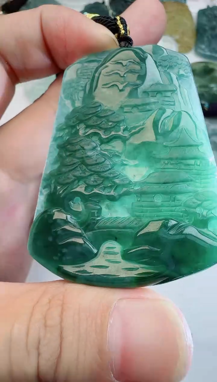 【闪购商品】翡翠颈饰未镶嵌11111111111111