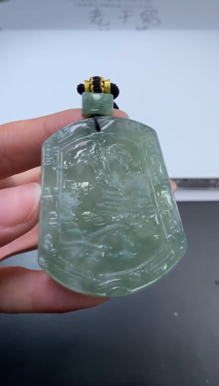 未镶嵌挂件翡翠375175    多人