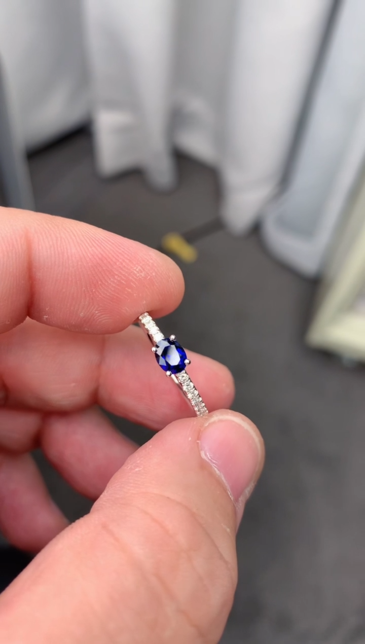 【闪购商品】蓝宝石戒指18K金镶嵌60分 蓝宝石戒指