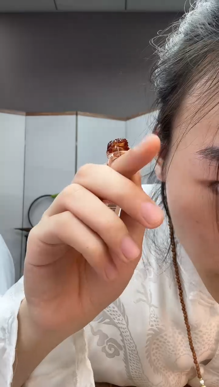 吊坠语言知识貔貅吊坠唐卡