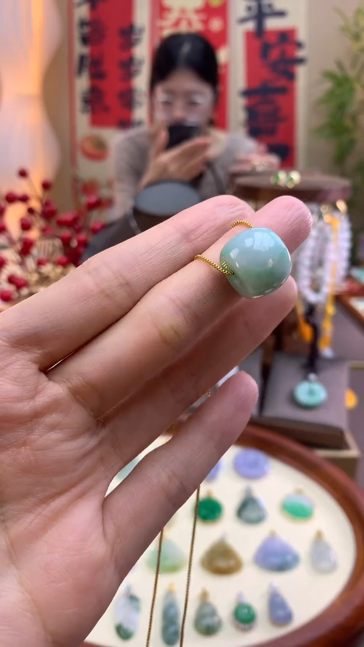 【闪购商品】翡翠颈饰未镶嵌路路通