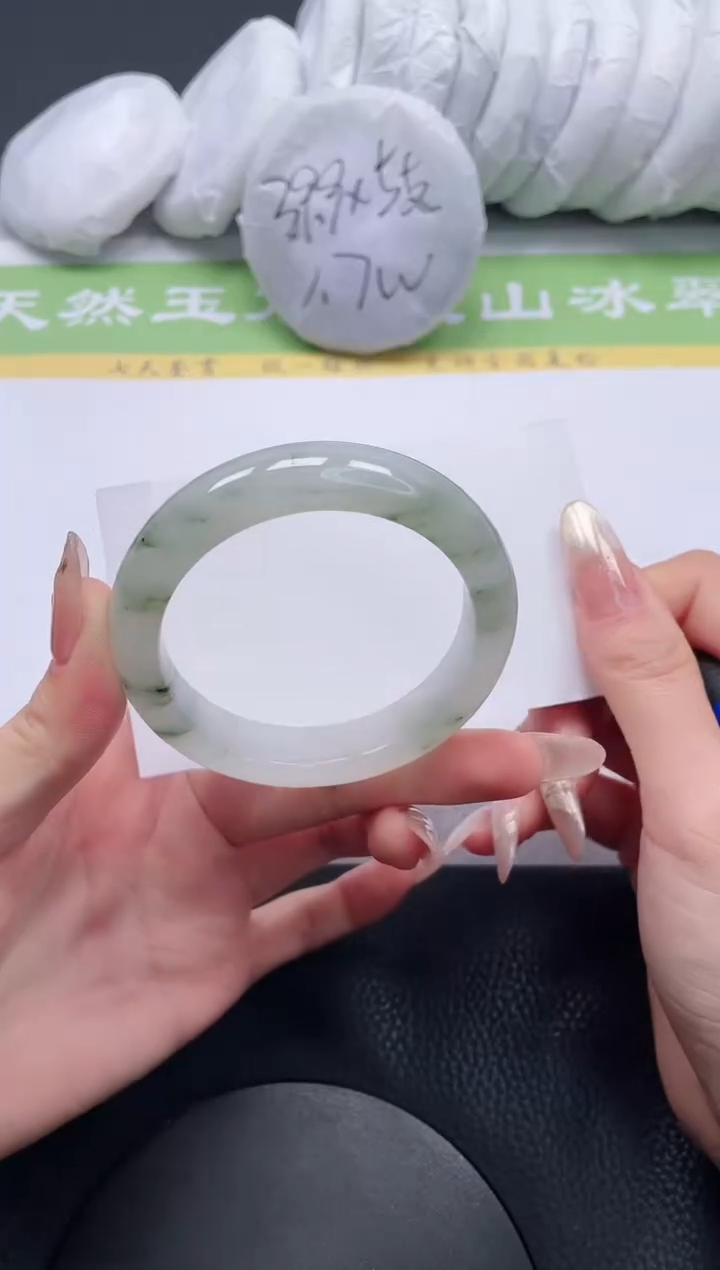 【闪购商品】石英质玉手镯未镶嵌A151-52.3