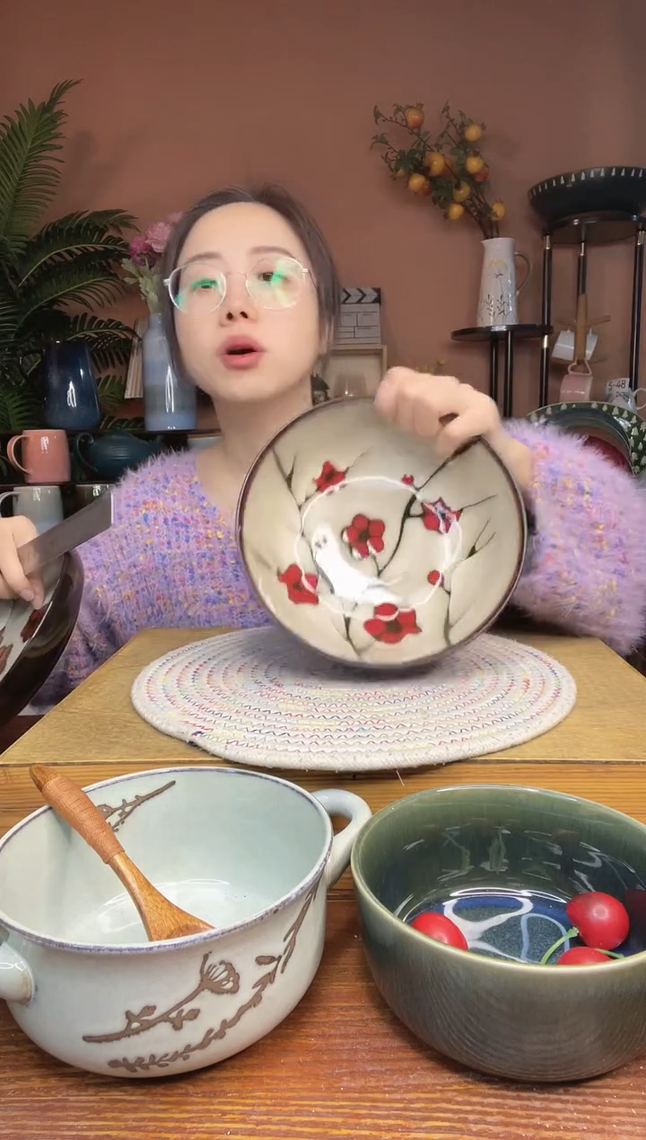 陶瓷8英寸手绘梅花碗 微瑕疵