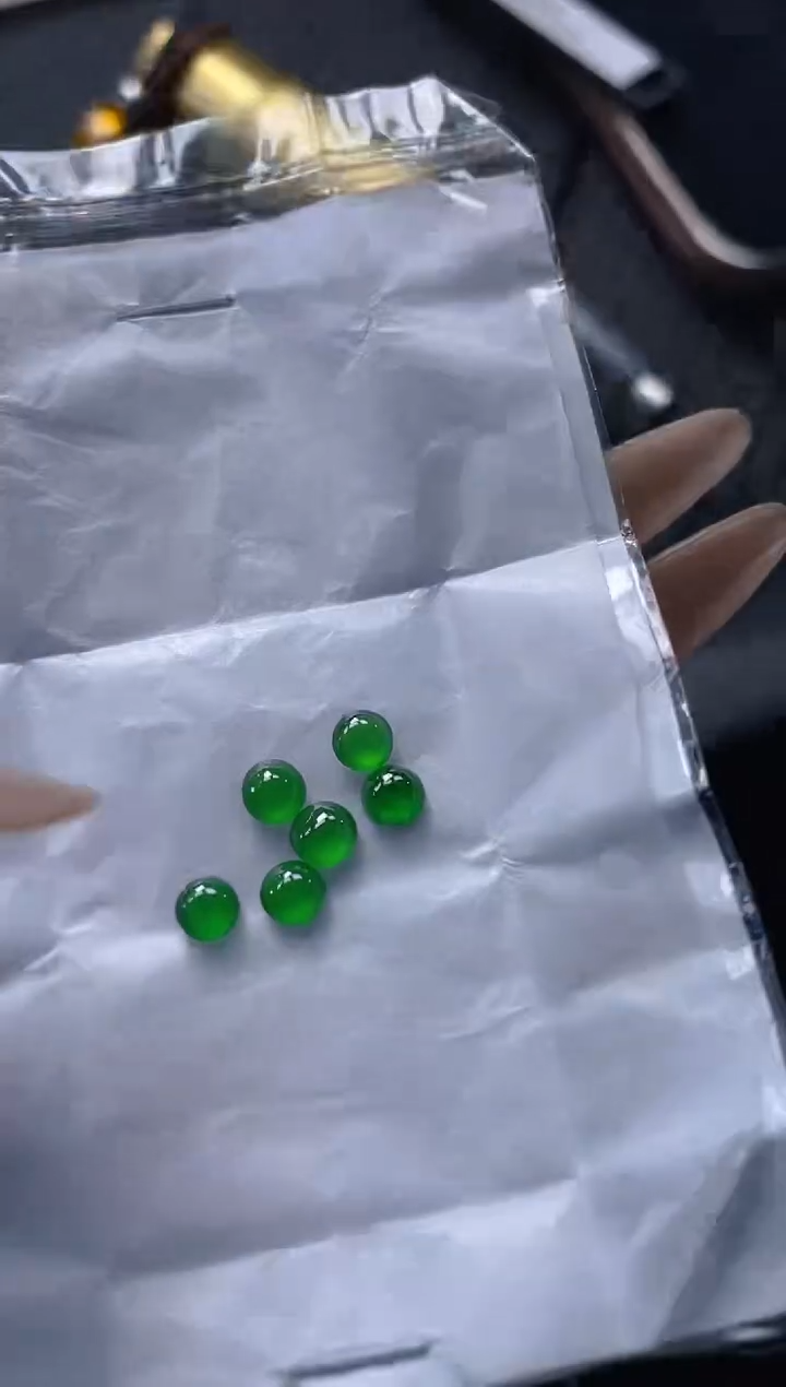 【闪购商品】定制翡翠未镶嵌天然翡翠蛋面64