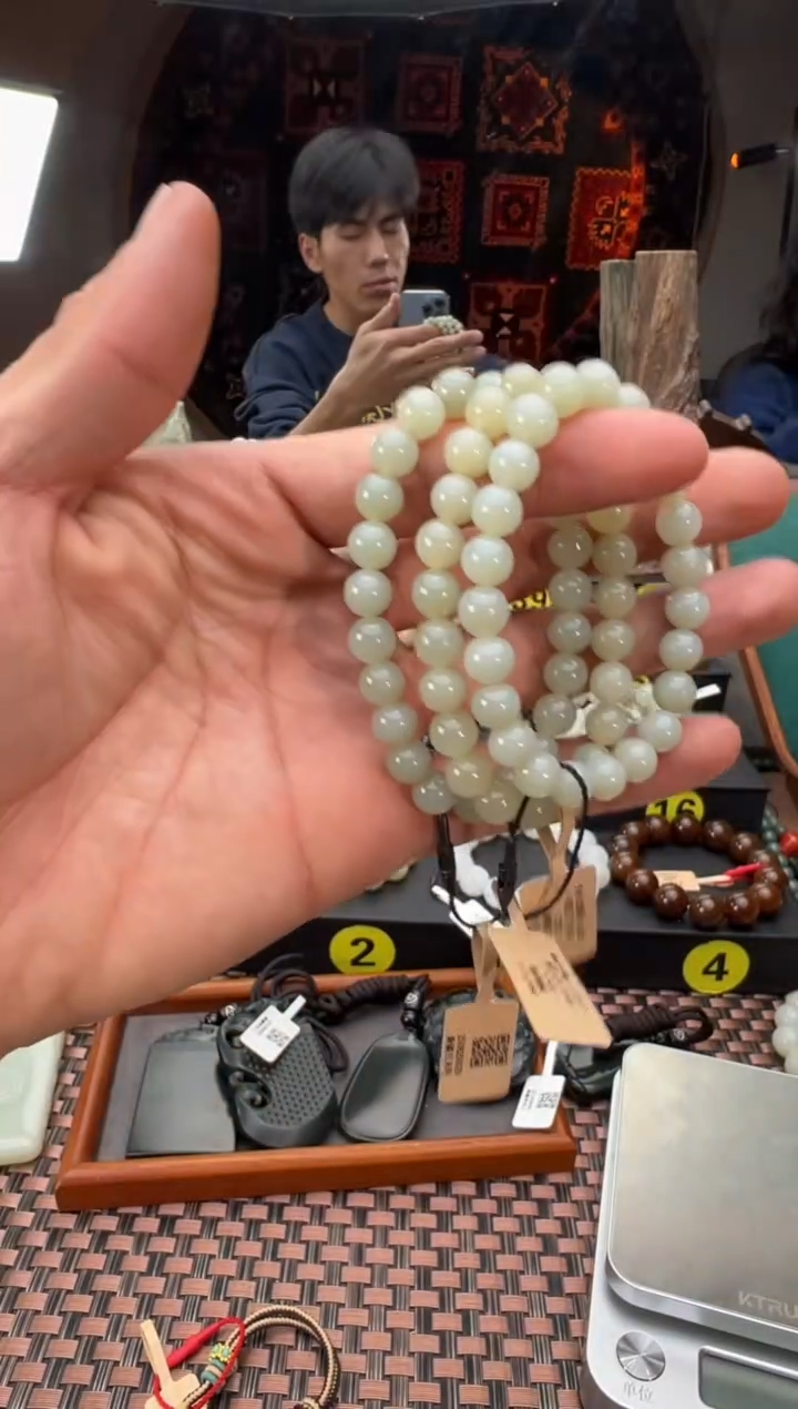 未镶嵌手串和田玉且末料青白玉手串卡8多样性发其一