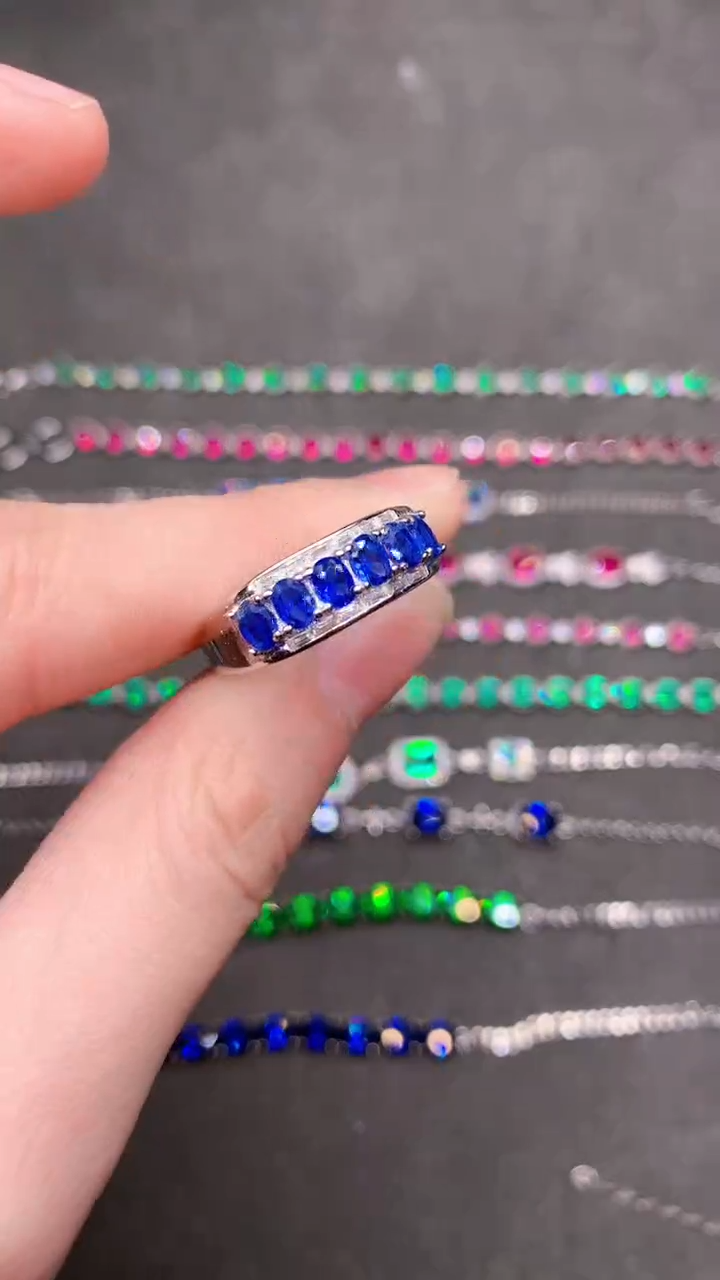 【闪购商品】蓝宝石戒指银S925镶嵌......