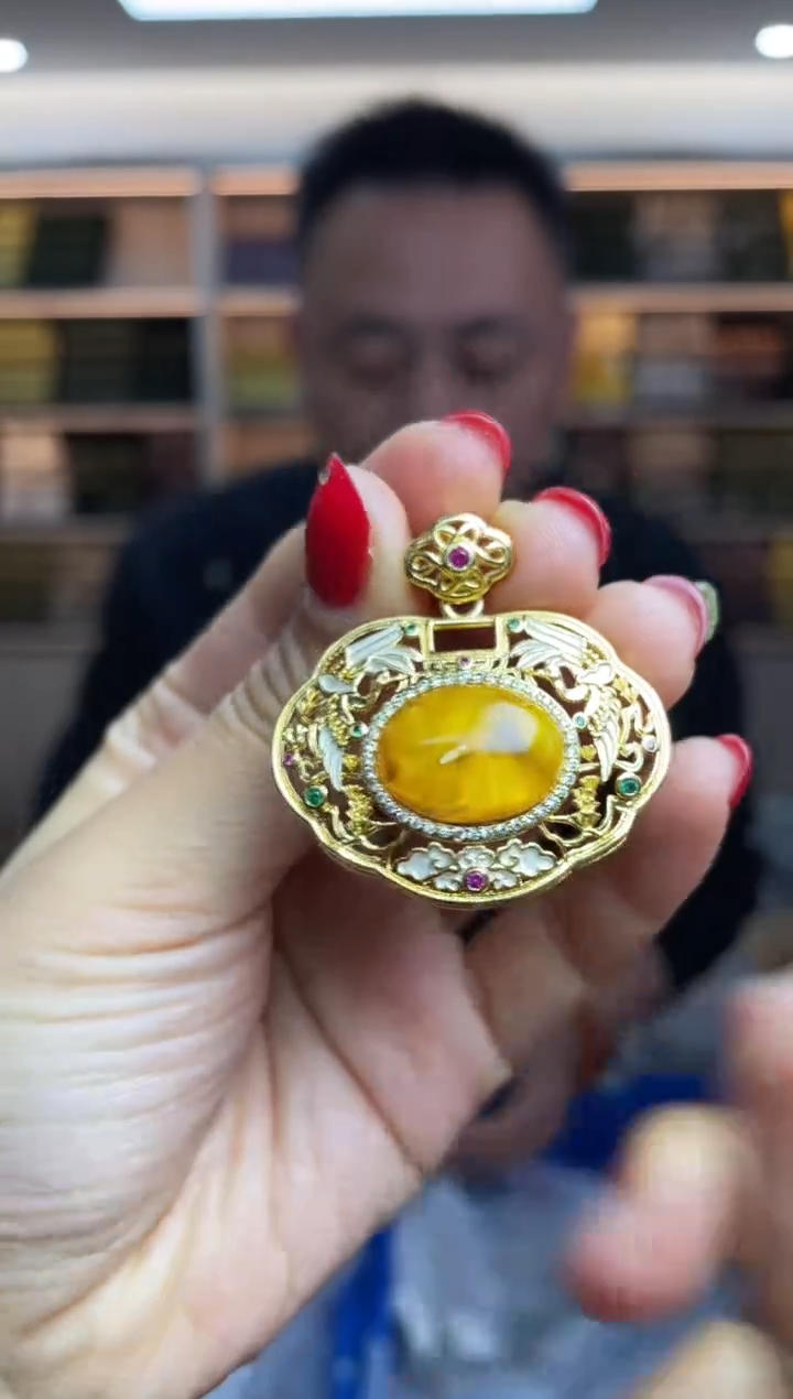 【闪购商品】蜜蜡裸石未镶嵌多样性发一件