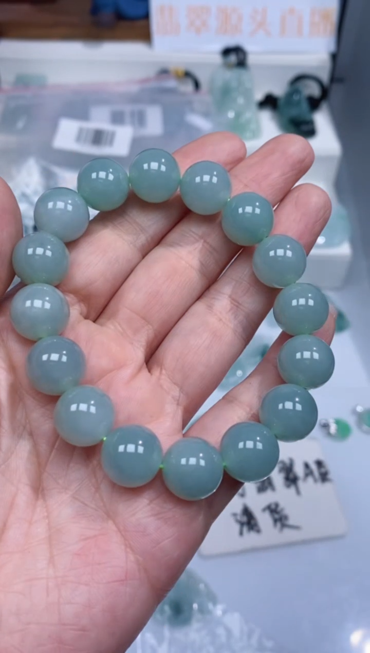 颈饰未镶嵌翡翠手串