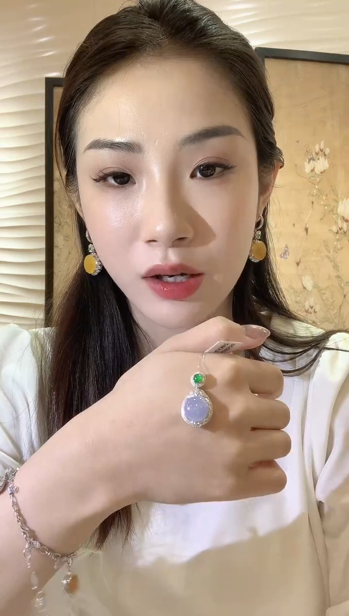 【闪购商品】翡翠吊坠(不含链)18K金镶嵌C46紫色有一定色差